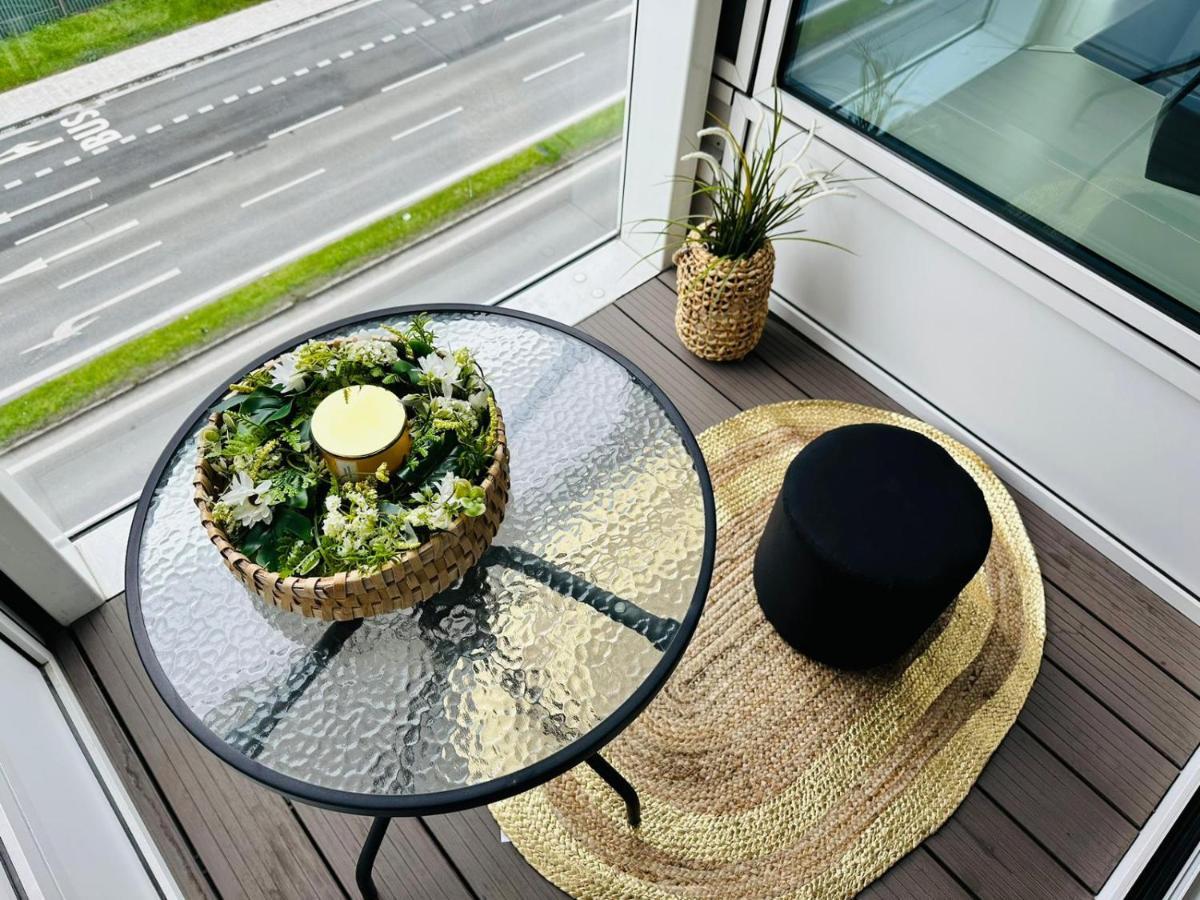 Apartments05 In New Building With Free Parking Panorama City - Amazing View Close To Old Town Pressburg Exterior foto