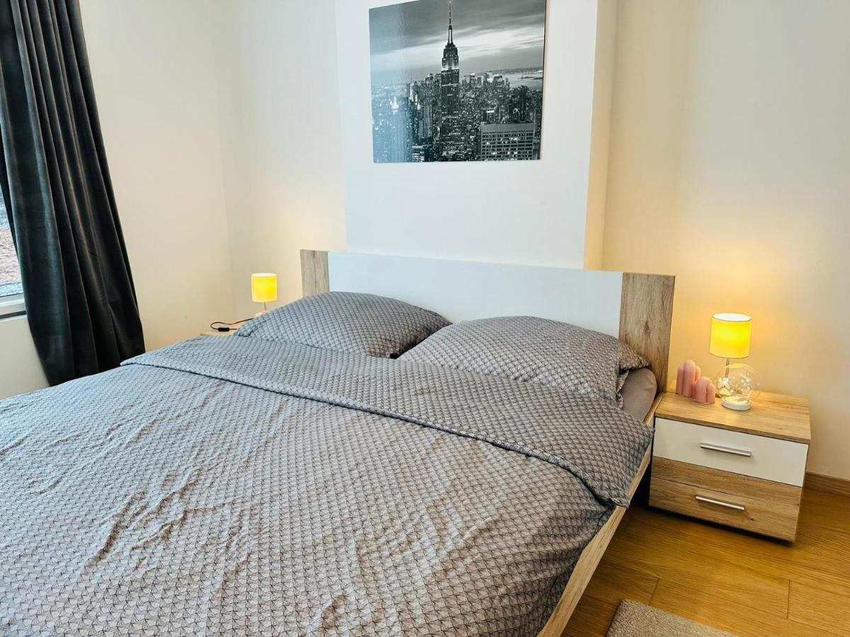 Apartments05 In New Building With Free Parking Panorama City - Amazing View Close To Old Town Pressburg Exterior foto