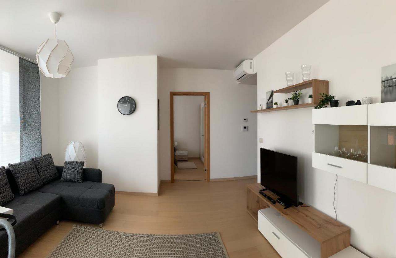 Apartments05 In New Building With Free Parking Panorama City - Amazing View Close To Old Town Pressburg Exterior foto