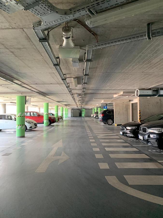 Apartments05 In New Building With Free Parking Panorama City - Amazing View Close To Old Town Pressburg Exterior foto